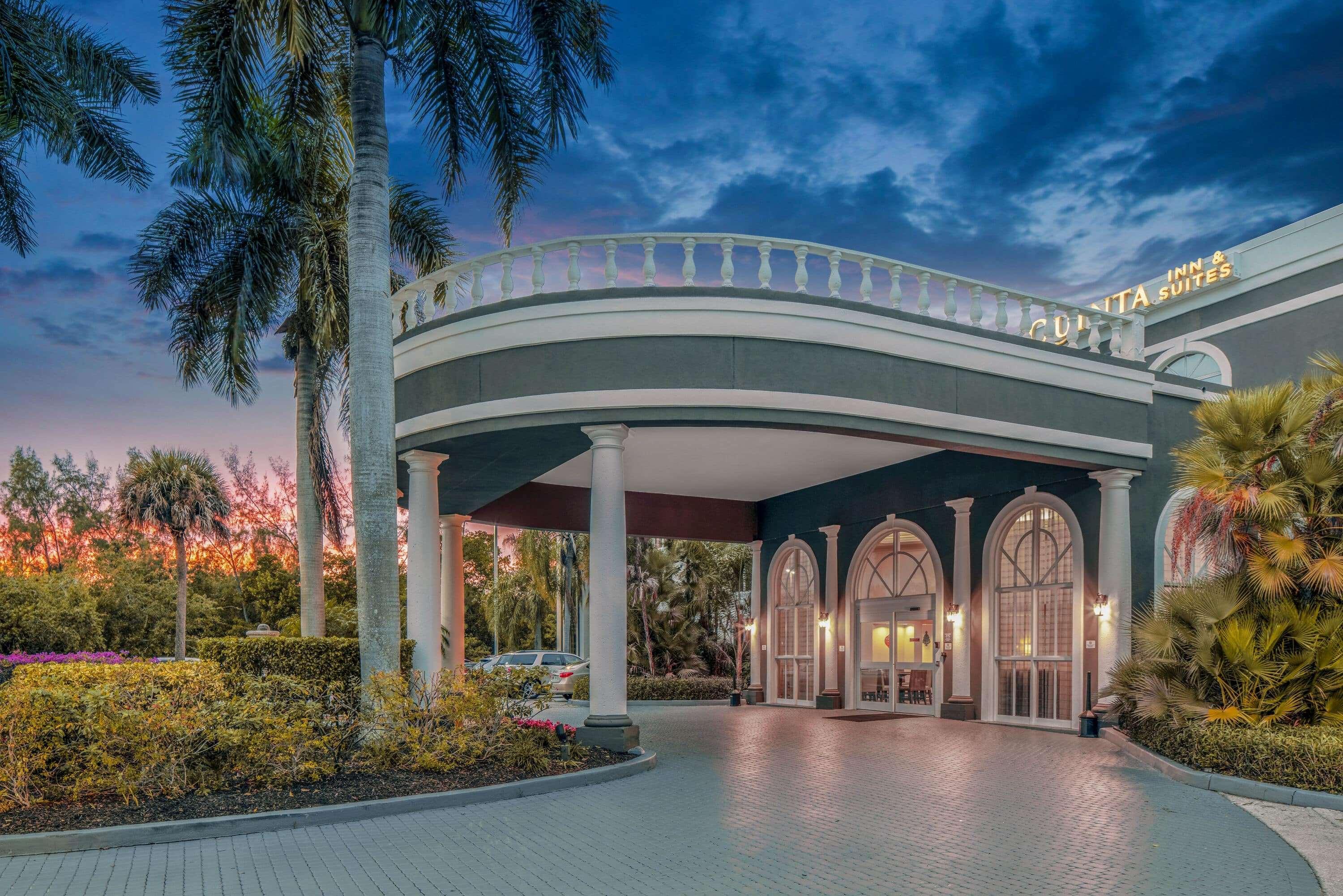Hotel La Quinta By Wyndham Naples Downtown Exteriér fotografie