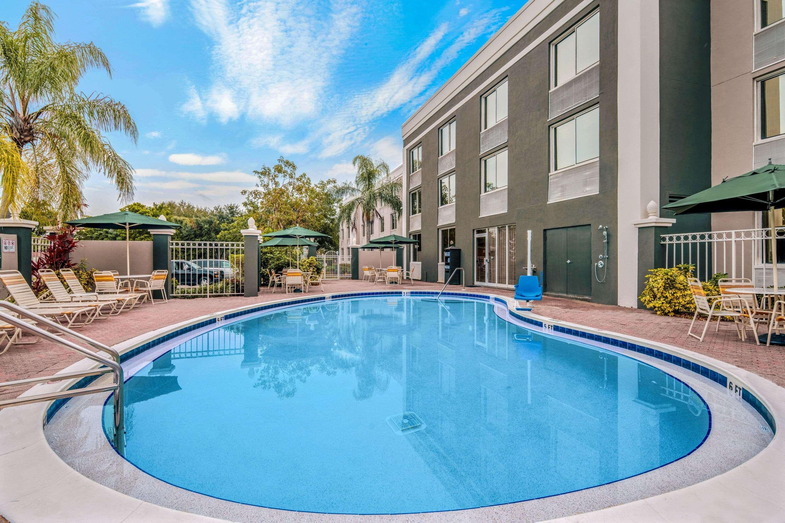 Hotel La Quinta By Wyndham Naples Downtown Exteriér fotografie