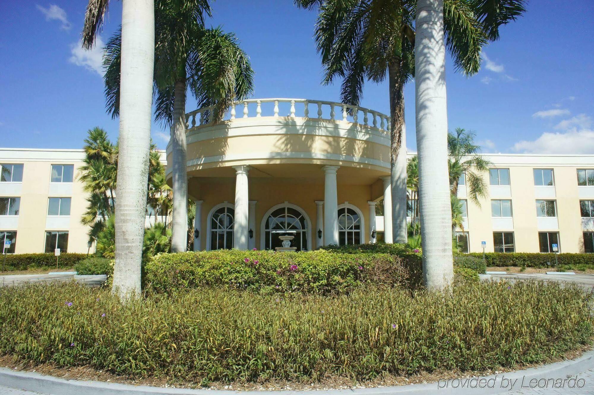 Hotel La Quinta By Wyndham Naples Downtown Exteriér fotografie